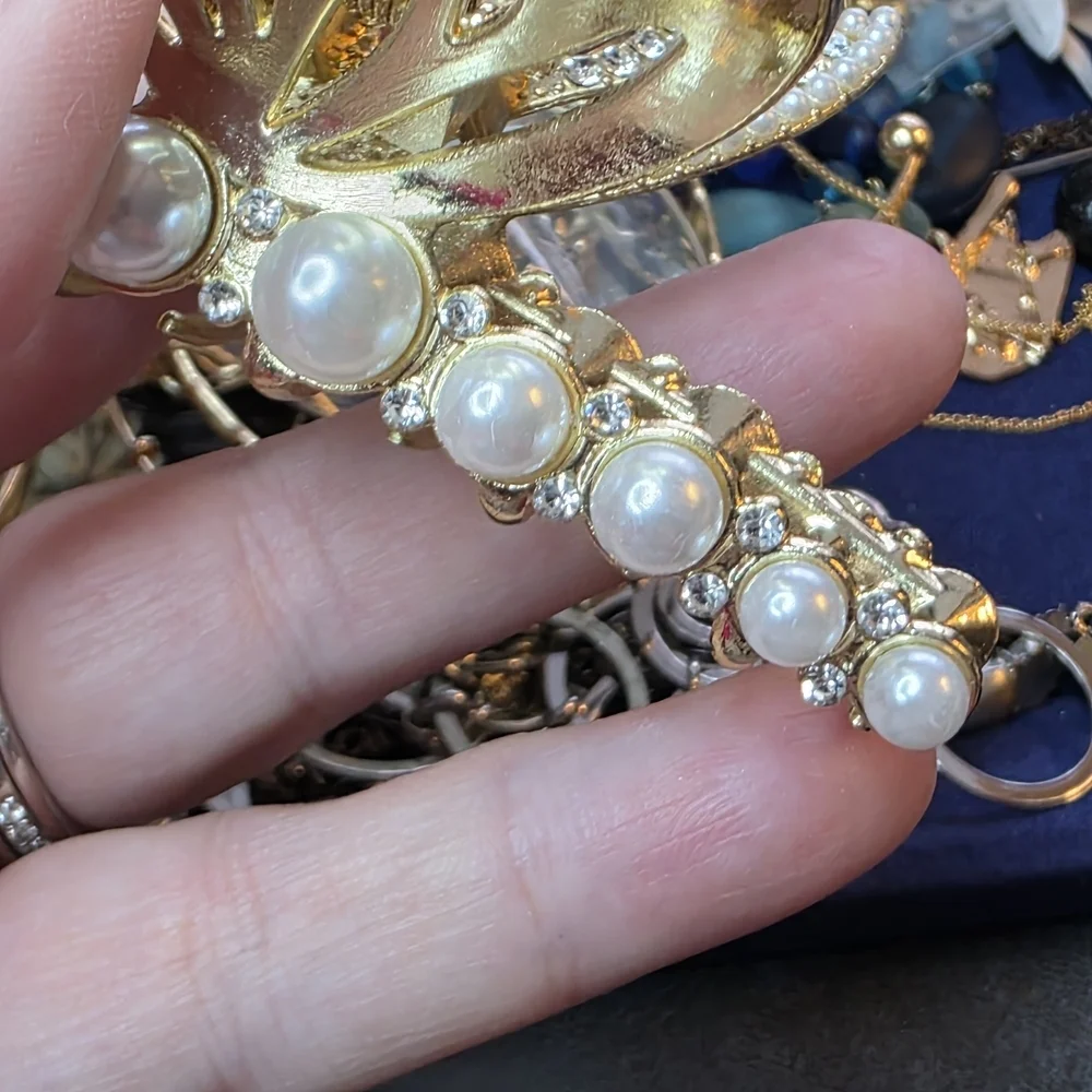 Gold Tone Pearl Leaf Hair Claw Clip Large Ornate Metal Statement 582